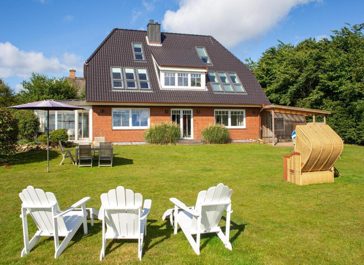 Haus Watthus - Wohnung Paradies Nebel Bagian luar foto